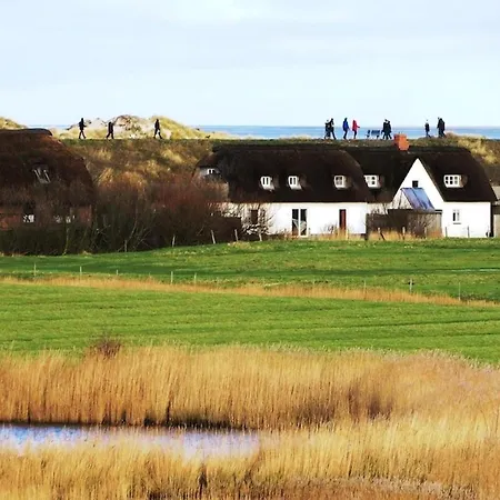 Holiday home Fischerhaus Am Reetdachhaus Friesenhaus *