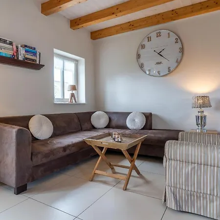 Holiday home Fischerhaus Am Reetdachhaus Friesenhaus *