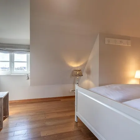 Holiday home Fischerhaus Am Reetdachhaus Friesenhaus Brosum